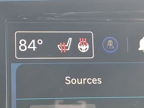 Certified 2024 Chrysler Pacifica Touring-L image 24