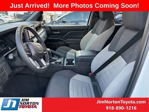Used 2025 Toyota Tacoma TRD Off-Road image 6