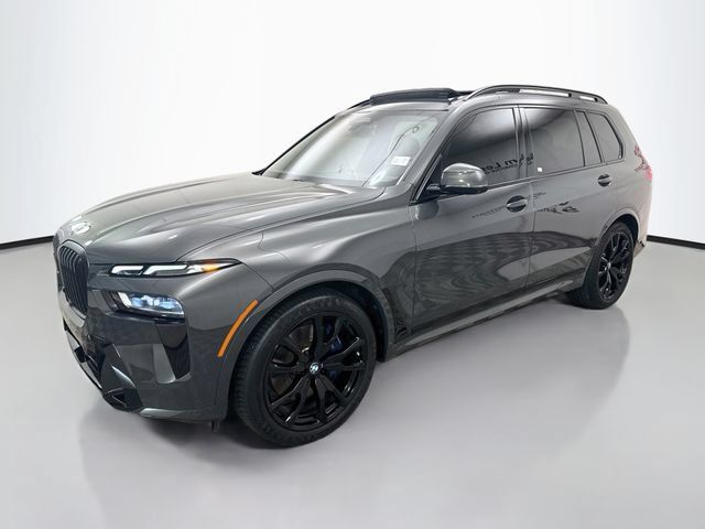 Used 2025 BMW X7 xDrive40i w/ M Sport Package AWD/4WD image 3