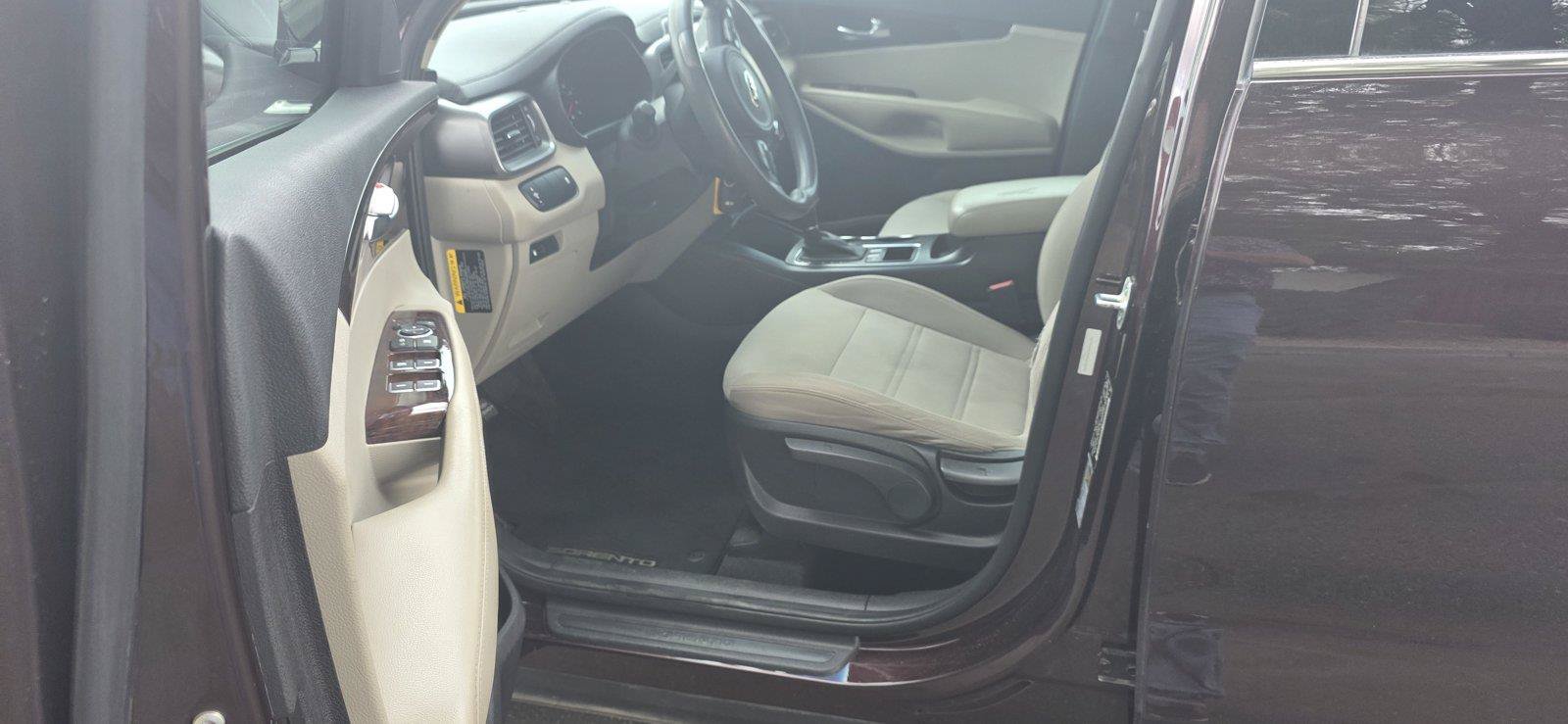 Used 2016 Kia Sorento FWD image 14