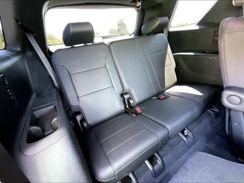 Used 2022 Chevrolet Traverse Premier w/ LPO, Floor Liner Package FWD image 28