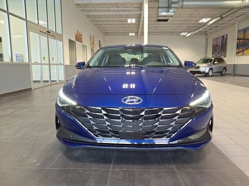 Used 2023 Hyundai Elantra Limited w/ Preferred Accessory Package image 2