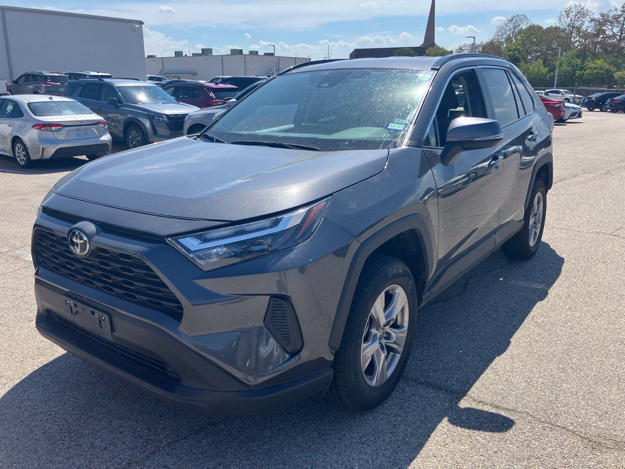 Used 2025 Toyota RAV4 XLE FWD image 1