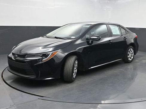 Used 2024 Toyota Corolla LE image 5