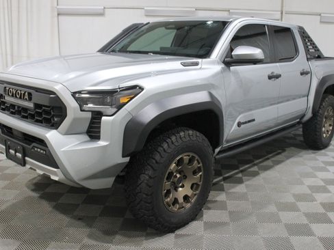 Used 2025 Toyota Tacoma 4x4 Double Cab Hybrid image 38