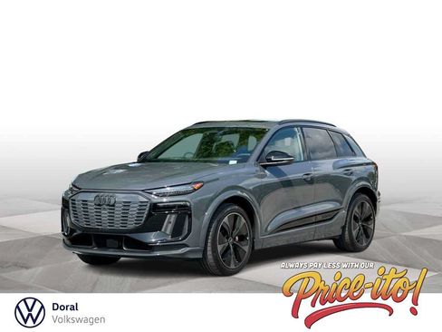 Used 2025 Audi SQ6 e-tron Prestige AWD/4WD image 1