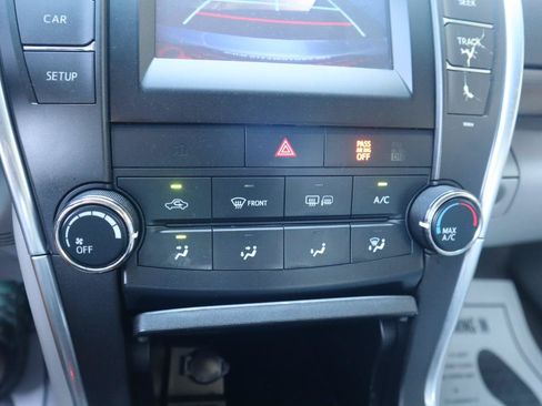 Used 2017 Toyota Camry LE FWD image 54