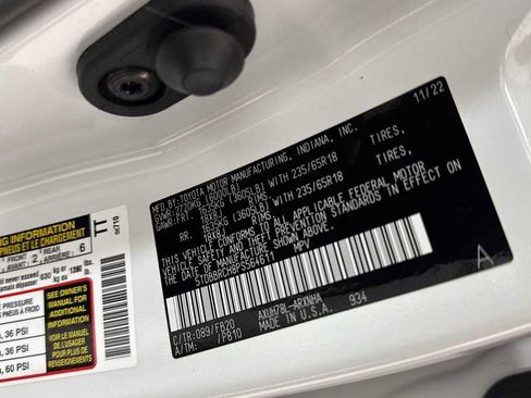 Certified 2023 Toyota Highlander LE image 11