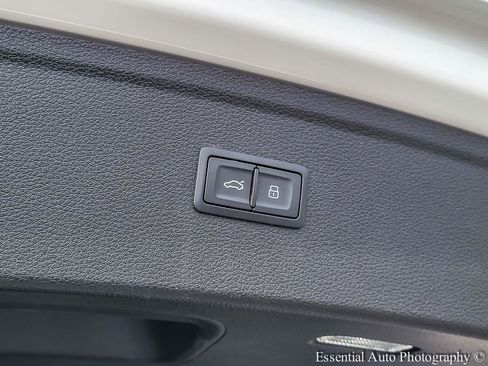 Used 2025 Audi Q5 2.0T Premium image 27