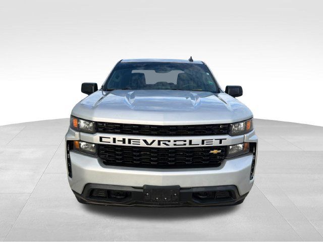 Used 2020 Chevrolet Silverado 1500 Custom w/ Custom Value Package AWD/4WD image 4