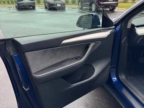 Used 2023 Tesla Model Y Long Range AWD/4WD image 8