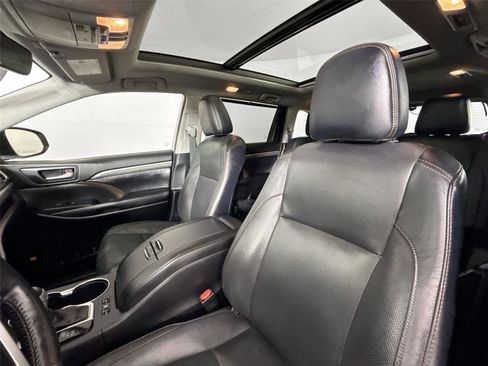 Used 2019 Toyota Highlander Limited Platinum AWD/4WD image 3