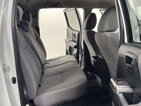 Used 2017 Toyota Tacoma SR5 image 17