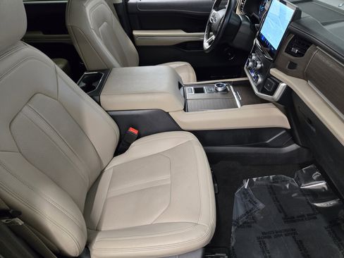 Certified 2024 Ford Expedition Limited image 14