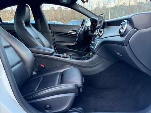 Used 2019 Mercedes-Benz CLA 250 4MATIC image 30