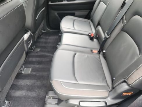 Used 2023 Nissan Pathfinder SL FWD image 25