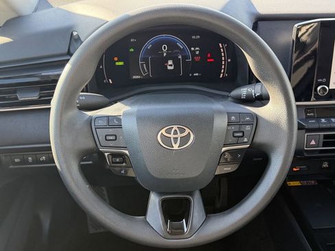 Used 2025 Toyota Camry LE FWD image 15