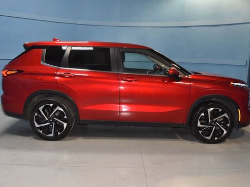 Used 2024 Mitsubishi Outlander SE image 21