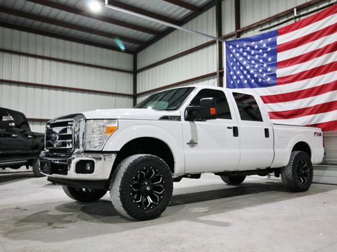 Used 2014 Ford F250 XLT w/ XLT Value Package image 1
