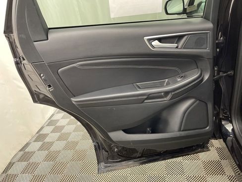 Used 2024 Ford Edge Titanium image 27
