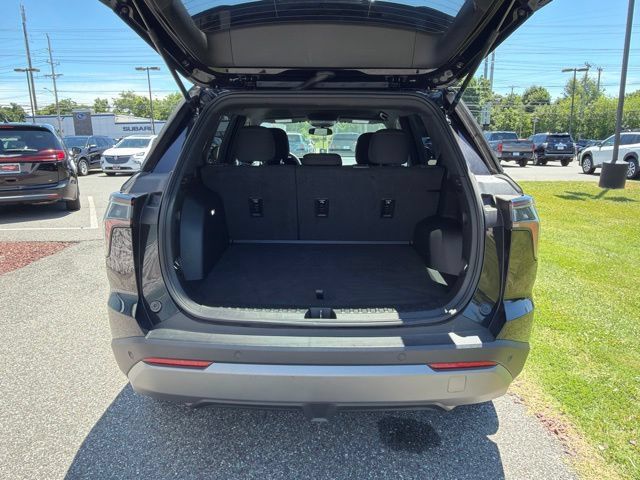 Used 2025 Chevrolet Equinox LT AWD/4WD image 8