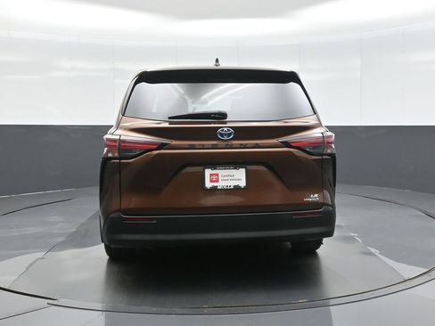 Certified 2021 Toyota Sienna LE FWD image 6