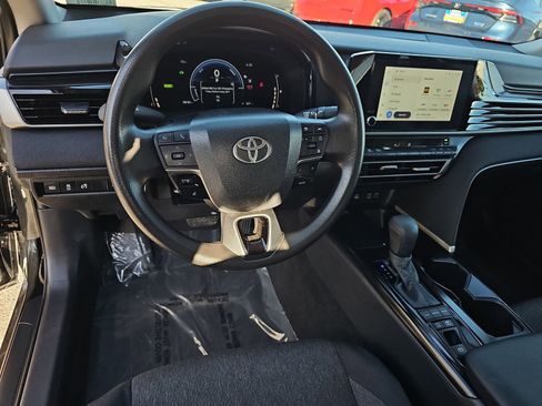 Used 2025 Toyota Camry LE FWD image 15