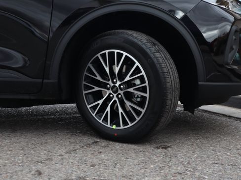 New 2026 Ford Escape SE image 13