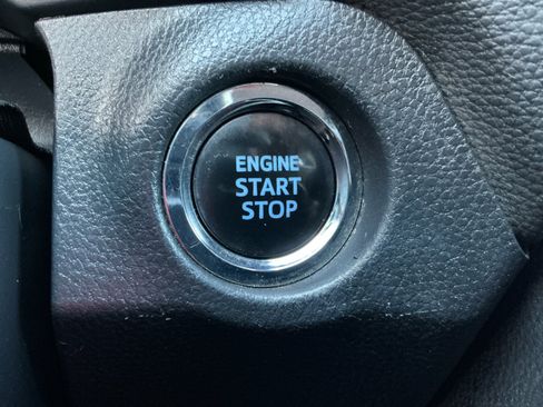 Used 2022 Toyota RAV4 XLE Premium AWD/4WD image 26