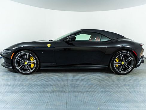Certified 2025 Ferrari Roma Spider RWD image 35
