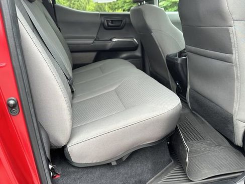 Used 2022 Toyota Tacoma SR5 w/ Technology Package RWD image 17