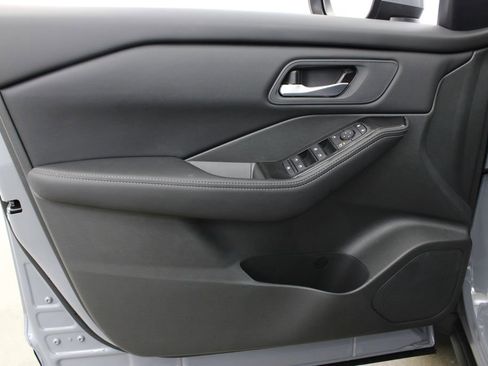 New 2026 Nissan Rogue SV FWD image 15