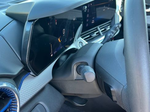 Used 2025 Chevrolet Trax LT FWD image 21