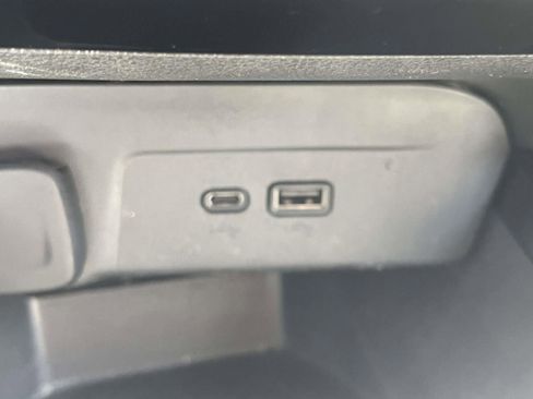 Used 2025 Chevrolet Trax RS w/ Driver Confidence Package image 18