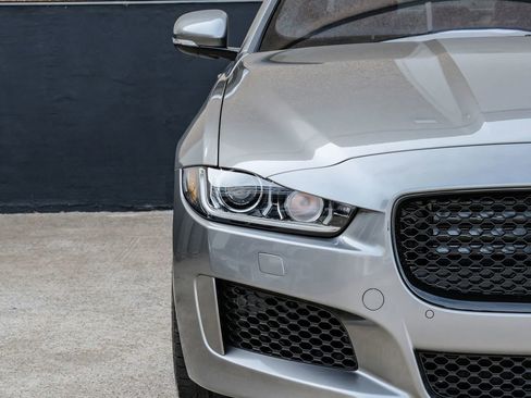 Used 2019 Jaguar XE S RWD image 59