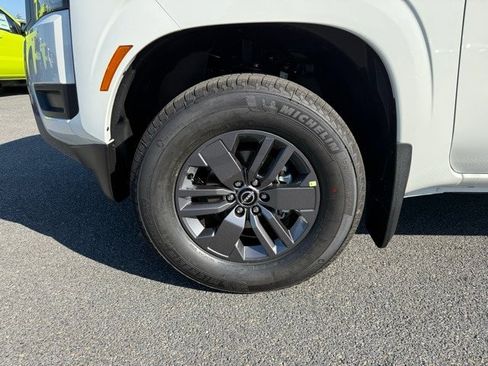 New 2026 Nissan Frontier SV w/ Tow Package image 9