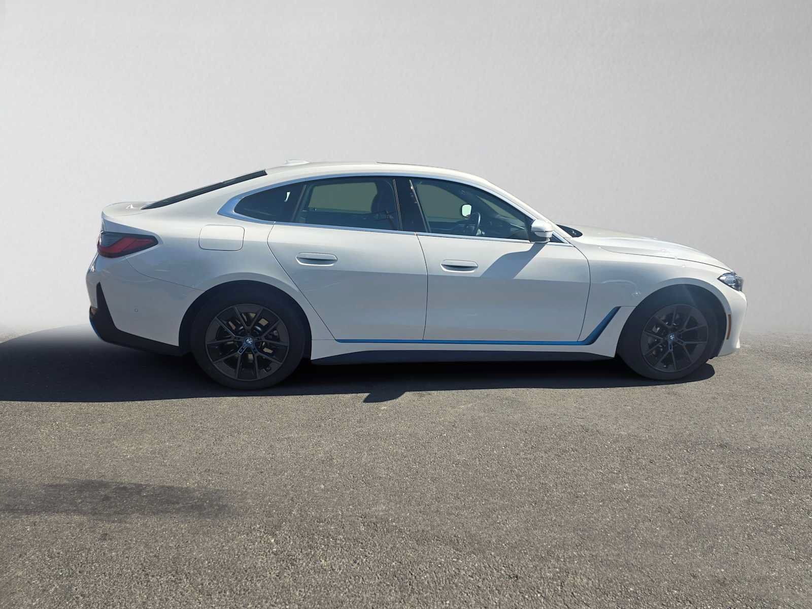 Used 2023 BMW i4 eDrive40 w/ Premium Package RWD image 2