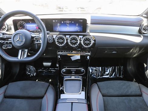 New 2025 Mercedes-Benz CLA 250 4MATIC image 12