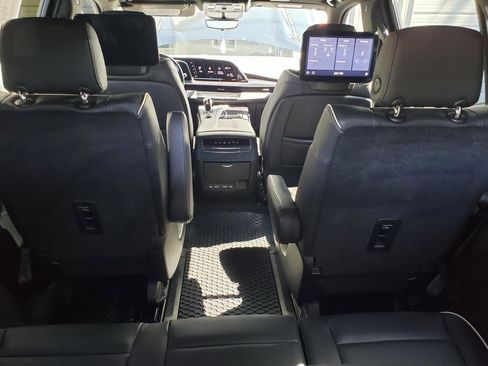 Used 2021 Cadillac Escalade Sport w/ Driver Assist Tech Package AWD/4WD image 12