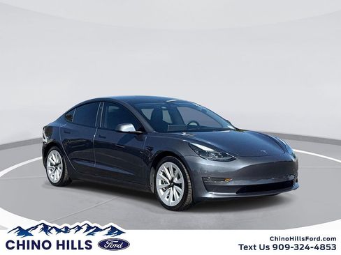 Used 2023 Tesla Model 3 Standard Range RWD image 1