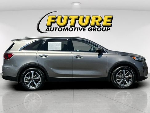 Used 2019 Kia Sorento EX image 3