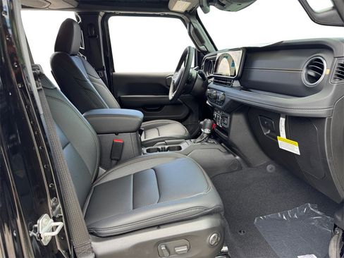 New 2025 Jeep Wrangler Sahara image 15