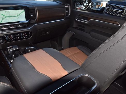 Used 2025 Chevrolet Silverado 1500 High Country w/ High Country Premium Package image 17