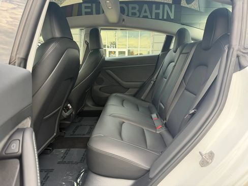 Used 2023 Tesla Model 3 Standard Range RWD image 9