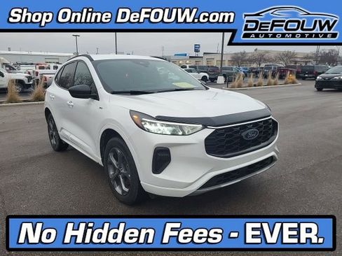 Used 2023 Ford Escape ST-Line image 1