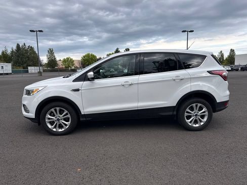 Used 2017 Ford Escape SE AWD/4WD image 4