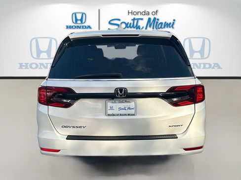 Used 2023 Honda Odyssey Sport image 6