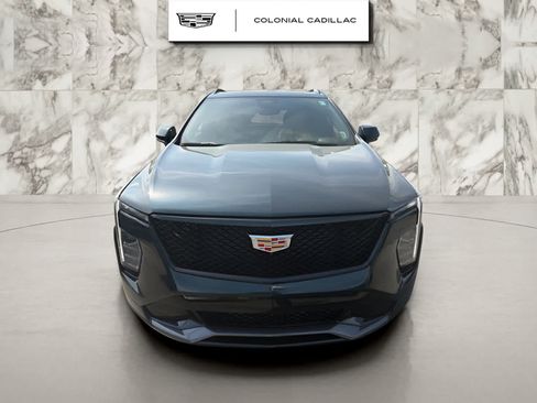 Certified 2025 Cadillac XT4 Sport AWD/4WD image 8