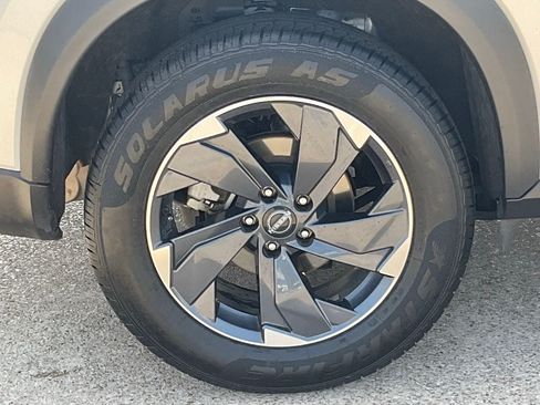 Used 2025 Nissan Rogue SV FWD image 7