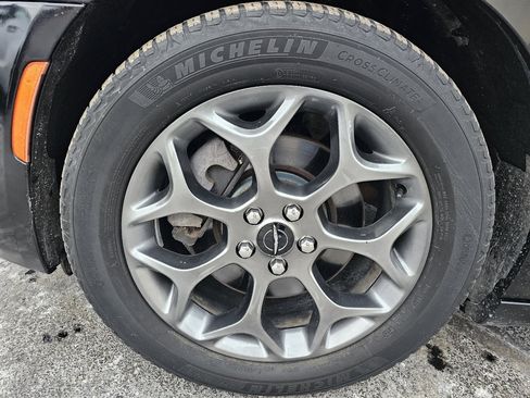 Used 2016 Chrysler 300 S w/ 300S Premium Group image 36